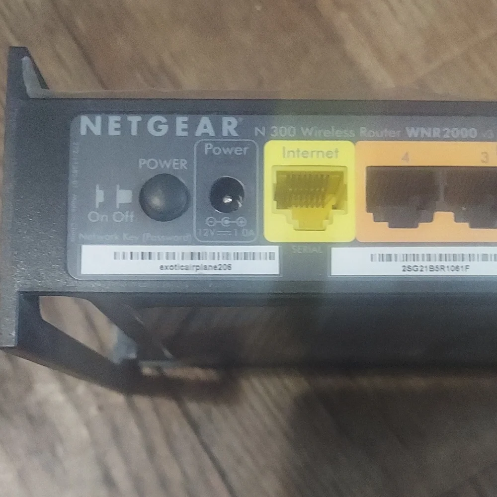 5 For $10 M&M Netgear Black Wireless Router - Picture 5 of 13
